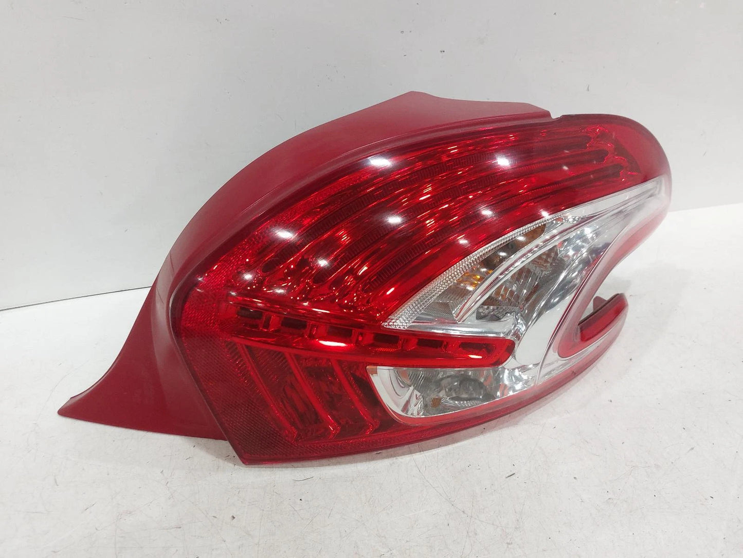 Peugeot 208 Mk1 O/S Drivers Right Rear Taillight Tail Light 