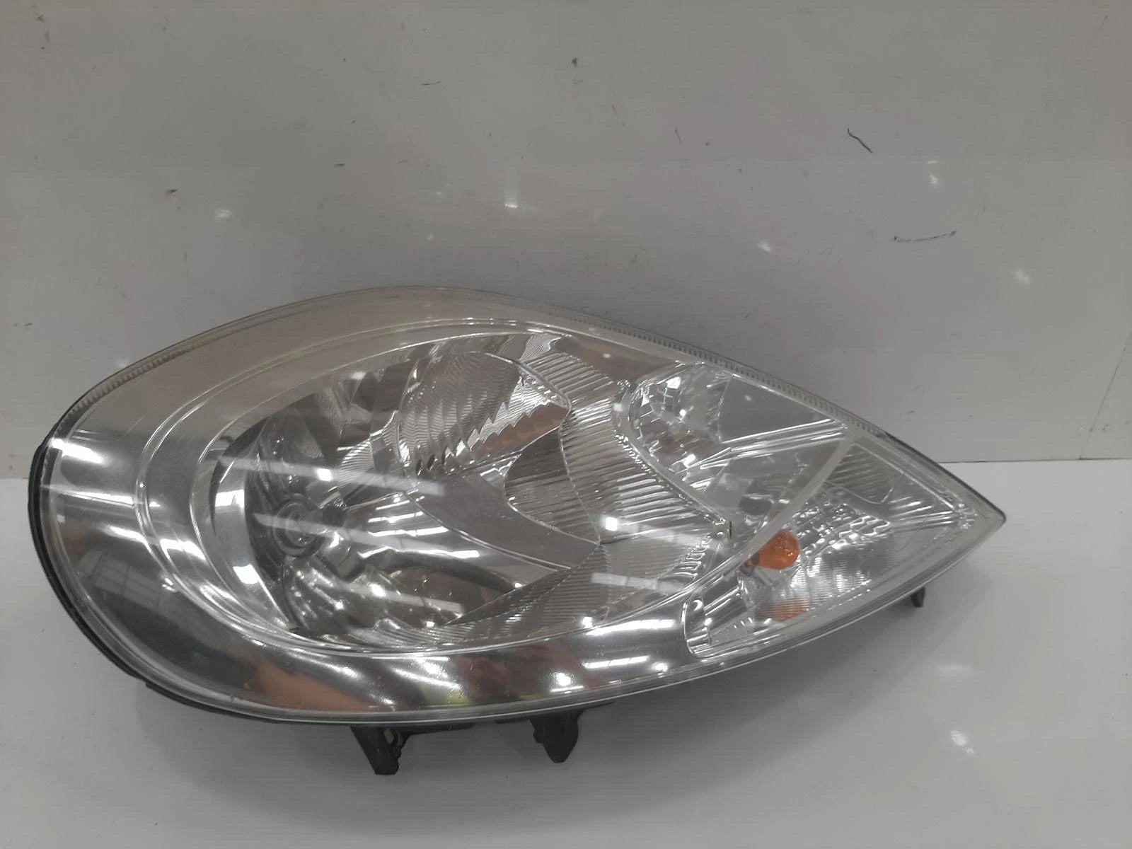 Opel Vivaro Mk1 O/S Drivers Right Front Halogen Headlight Headlamp 