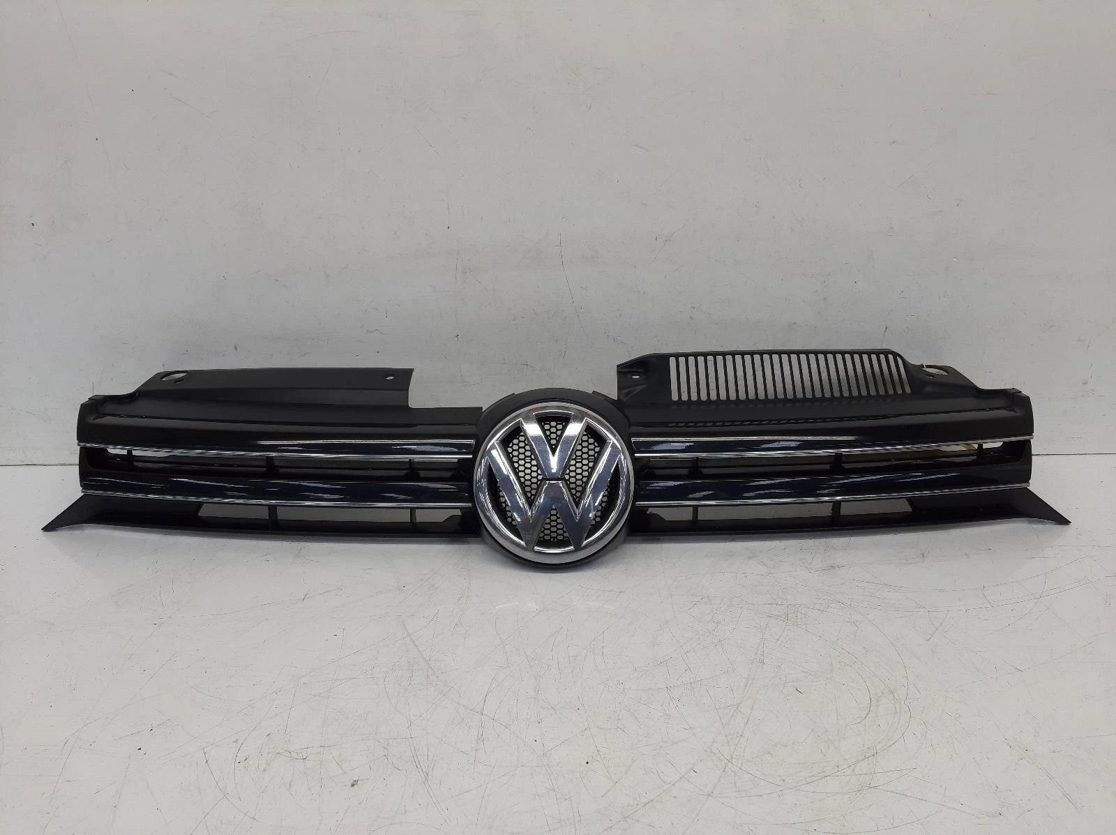 Volkswagen Golf Mk6 (5K) Front Centre Grille Grill 