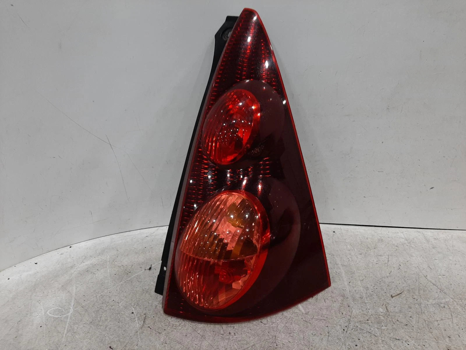 Peugeot 107 Mk1 O/S Drivers Right Rear Bulb Taillight Tail Light 