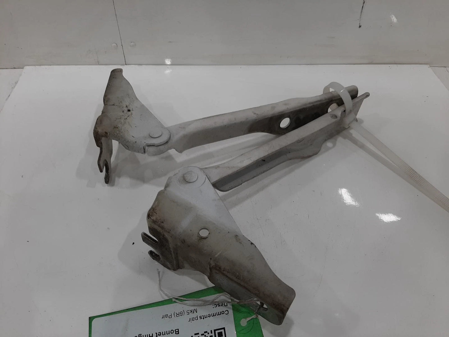 Volkswagen Polo Mk5 (6R) Bonnet Hinge Pair 