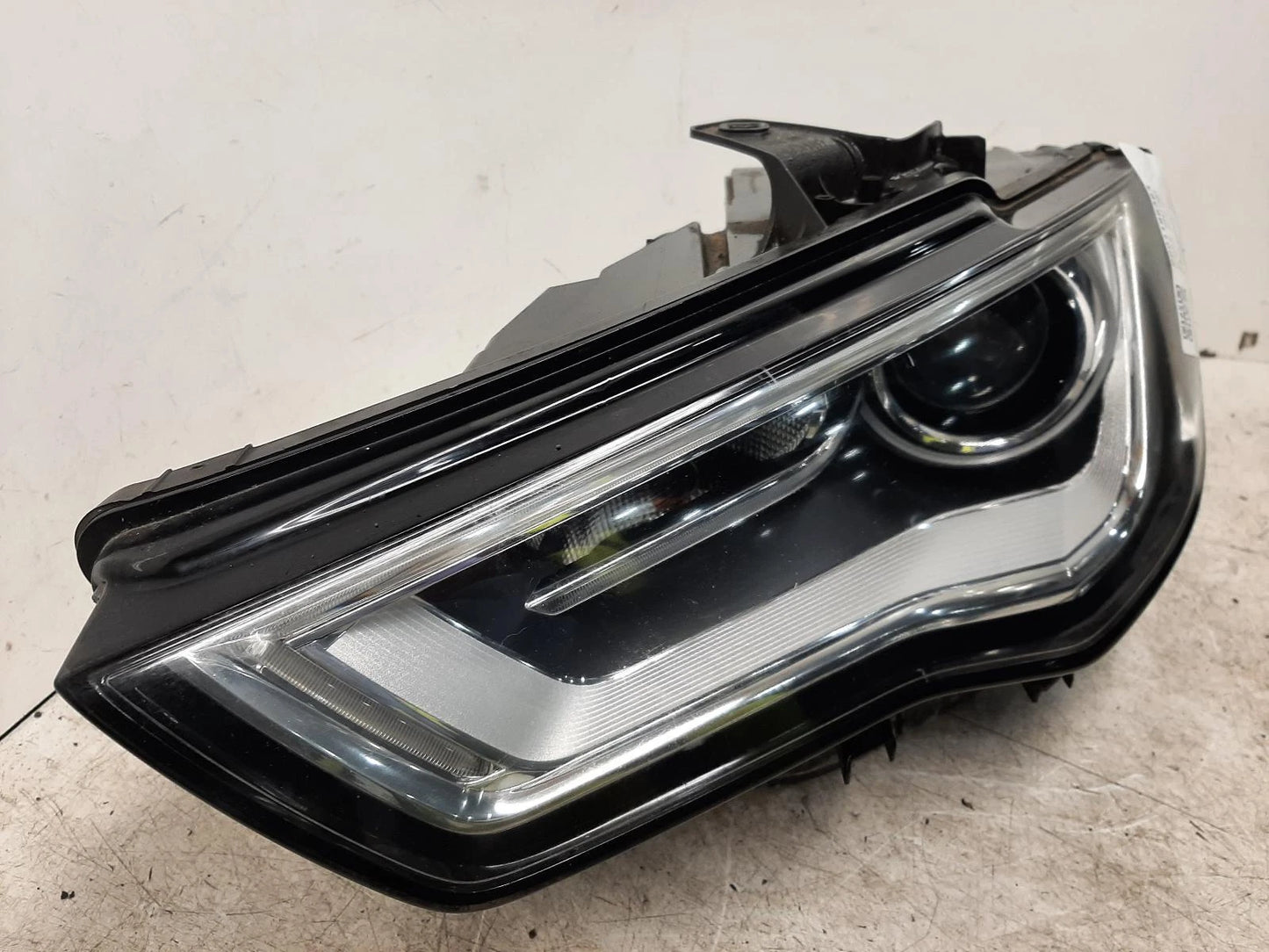 Audi A3 Mk3 (8V) N/S Passengers Left Front Xenon Headlight Headlamp 