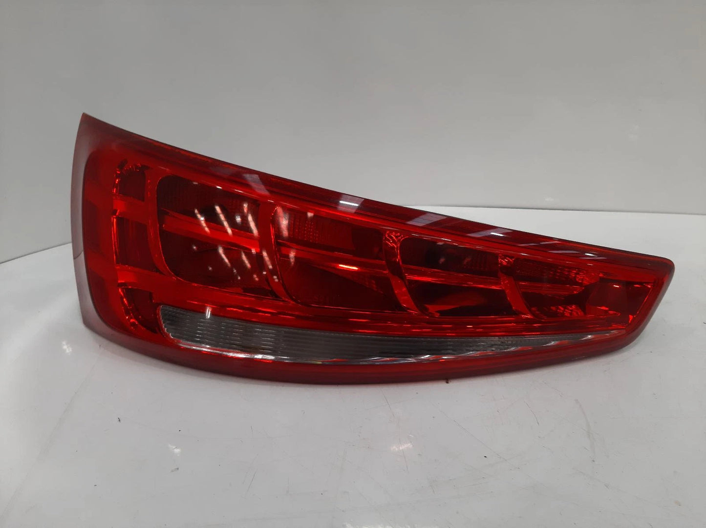 Audi Q3 Mk1 (8U) N/S Passengers Left Rear Taillight Tail Light 