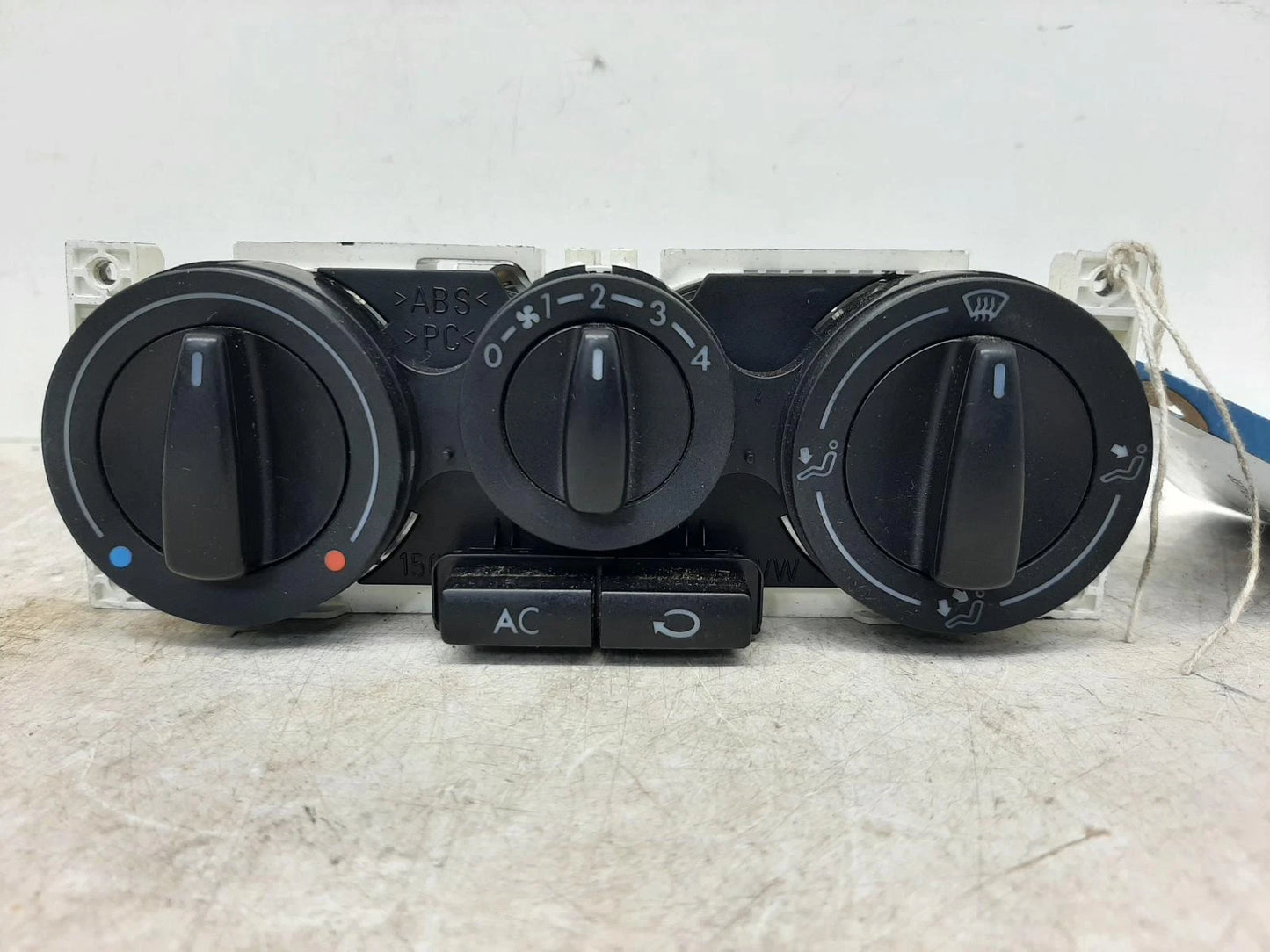 Volkswagen Golf 1J Heater Air Con A/C Climate Controller 