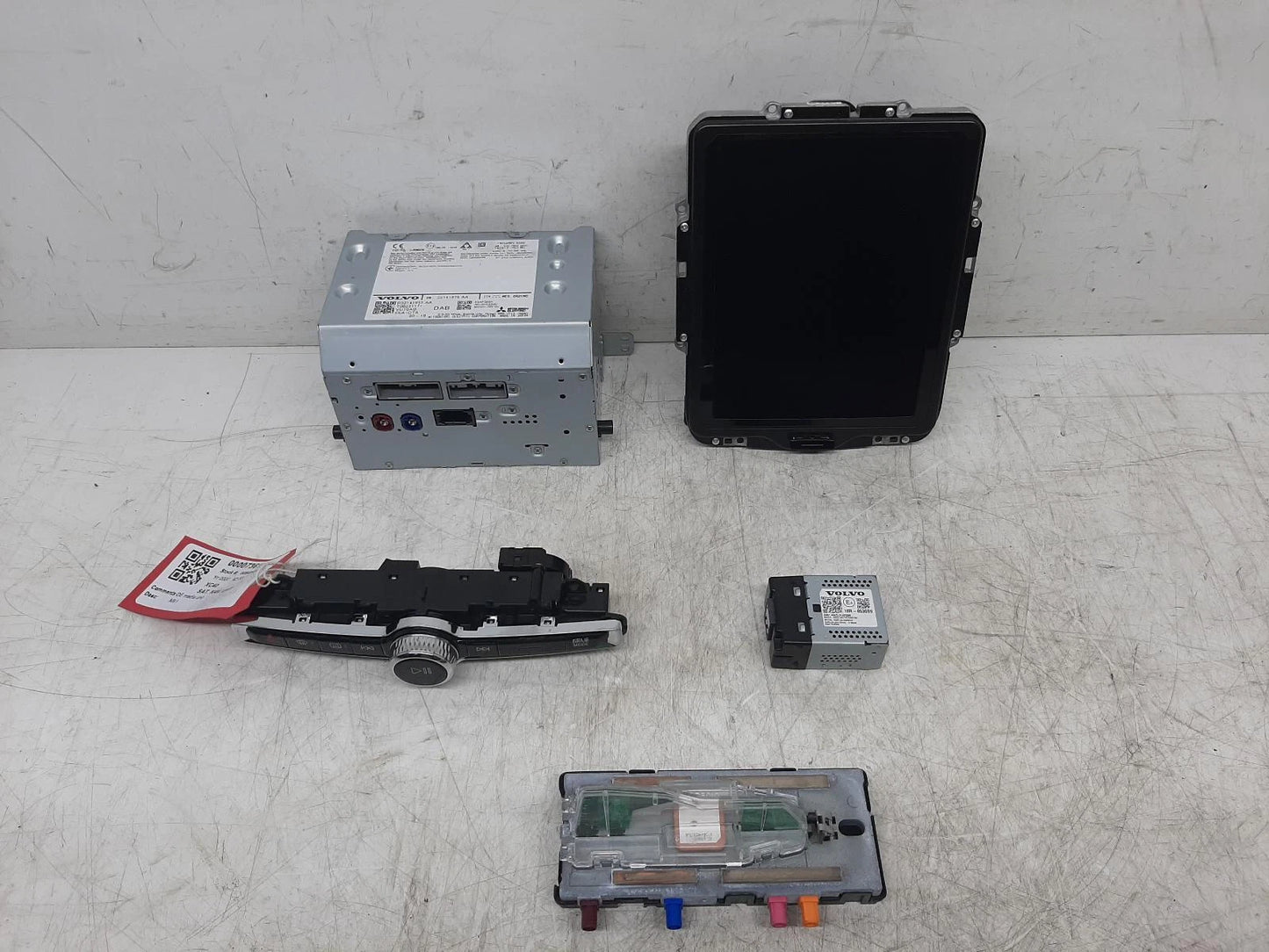 Volvo Mk1 VOLVO XC40 SAT. NAV. UNIT Satellite Navigation Head Unit 