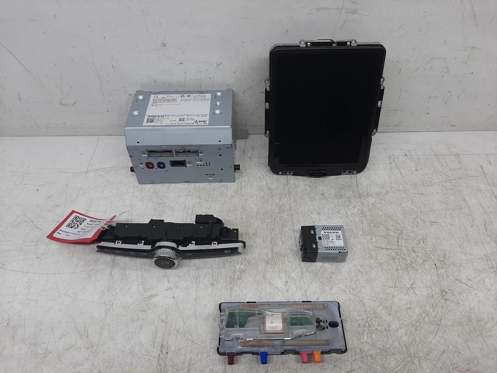 Volvo Mk1 VOLVO XC40 SAT. NAV. UNIT Satellite Navigation Head Unit 