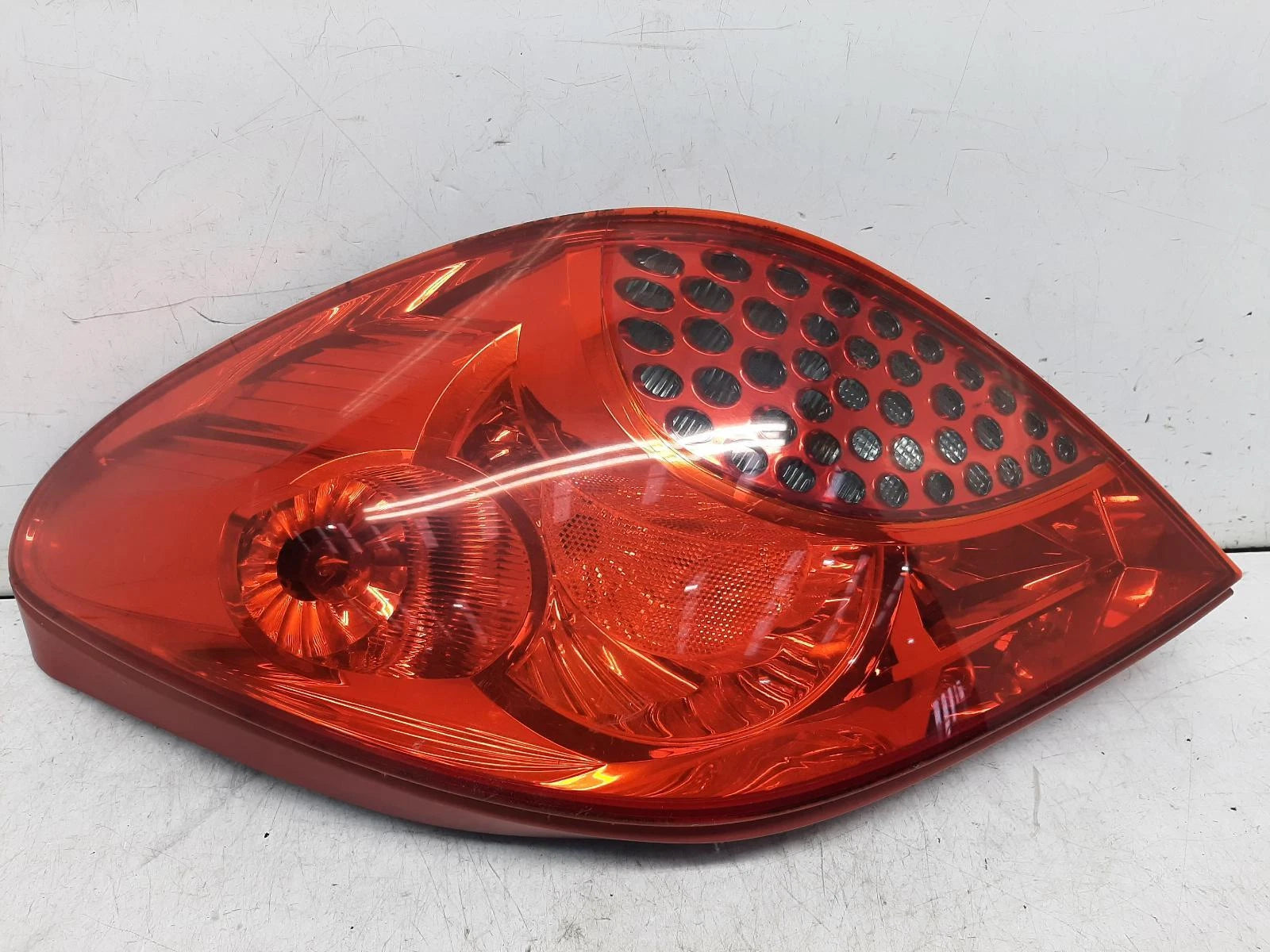 Peugeot 207 Mk1 O/S Drivers Right Rear Taillight Tail Light 