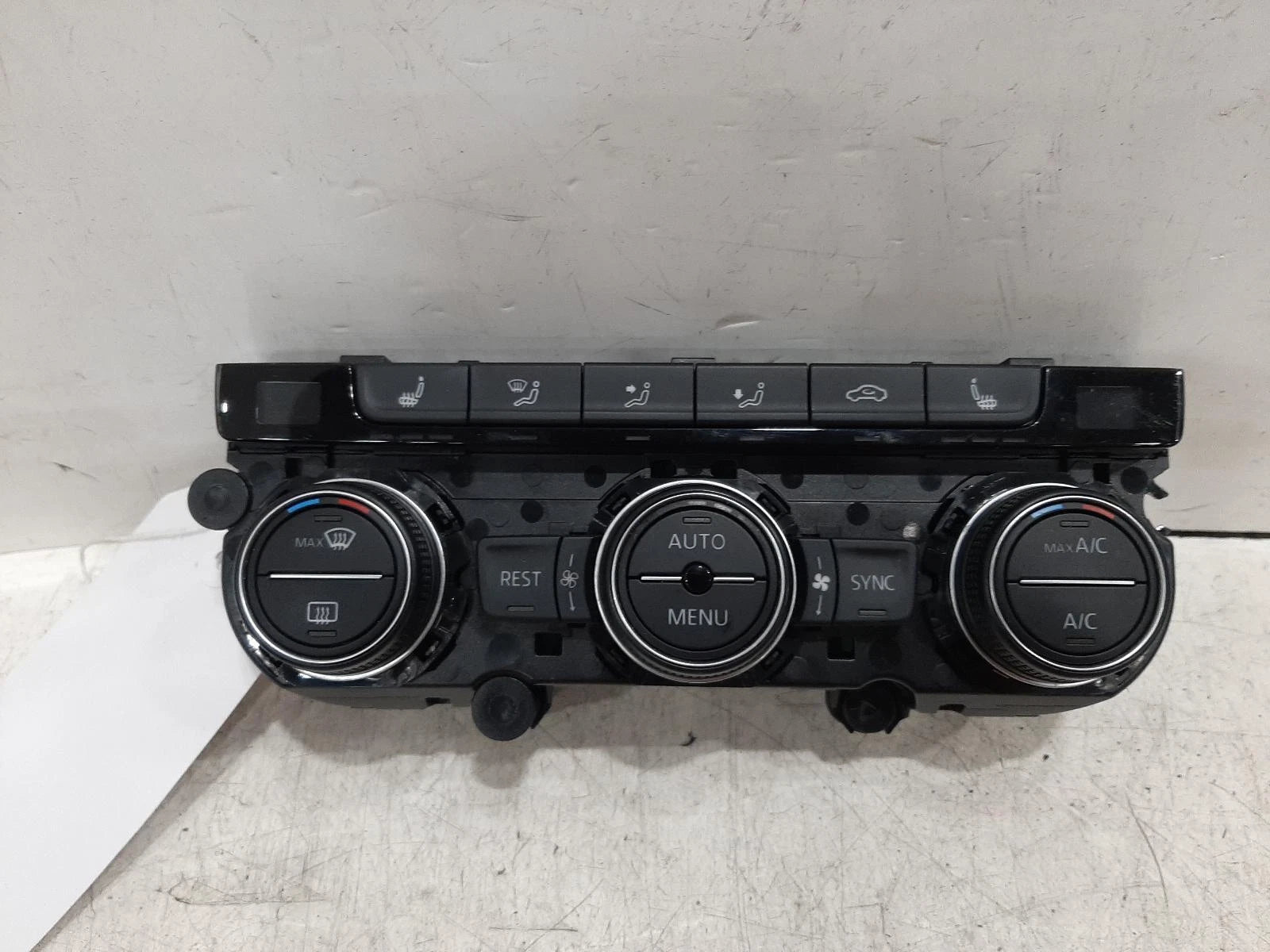 Volkswagen Tiguan Heater Control Switch 