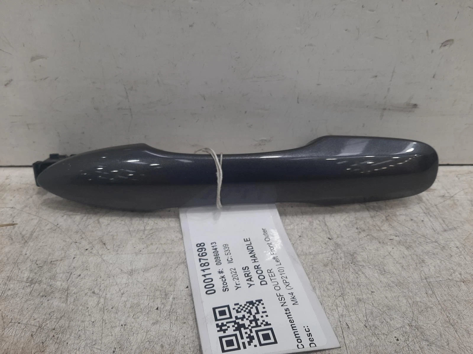 Toyota Yaris Mk4 (XP210) Exterior DOOR HANDLE 