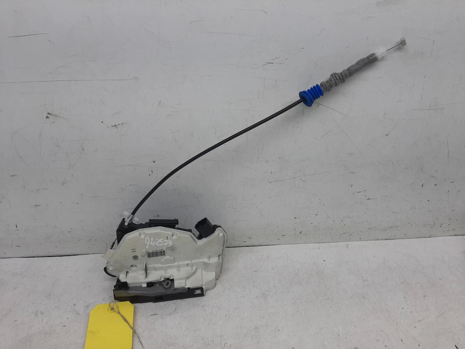 Volkswagen Up Mk1 N/S Passenger Left Front Door Lock Assembly 