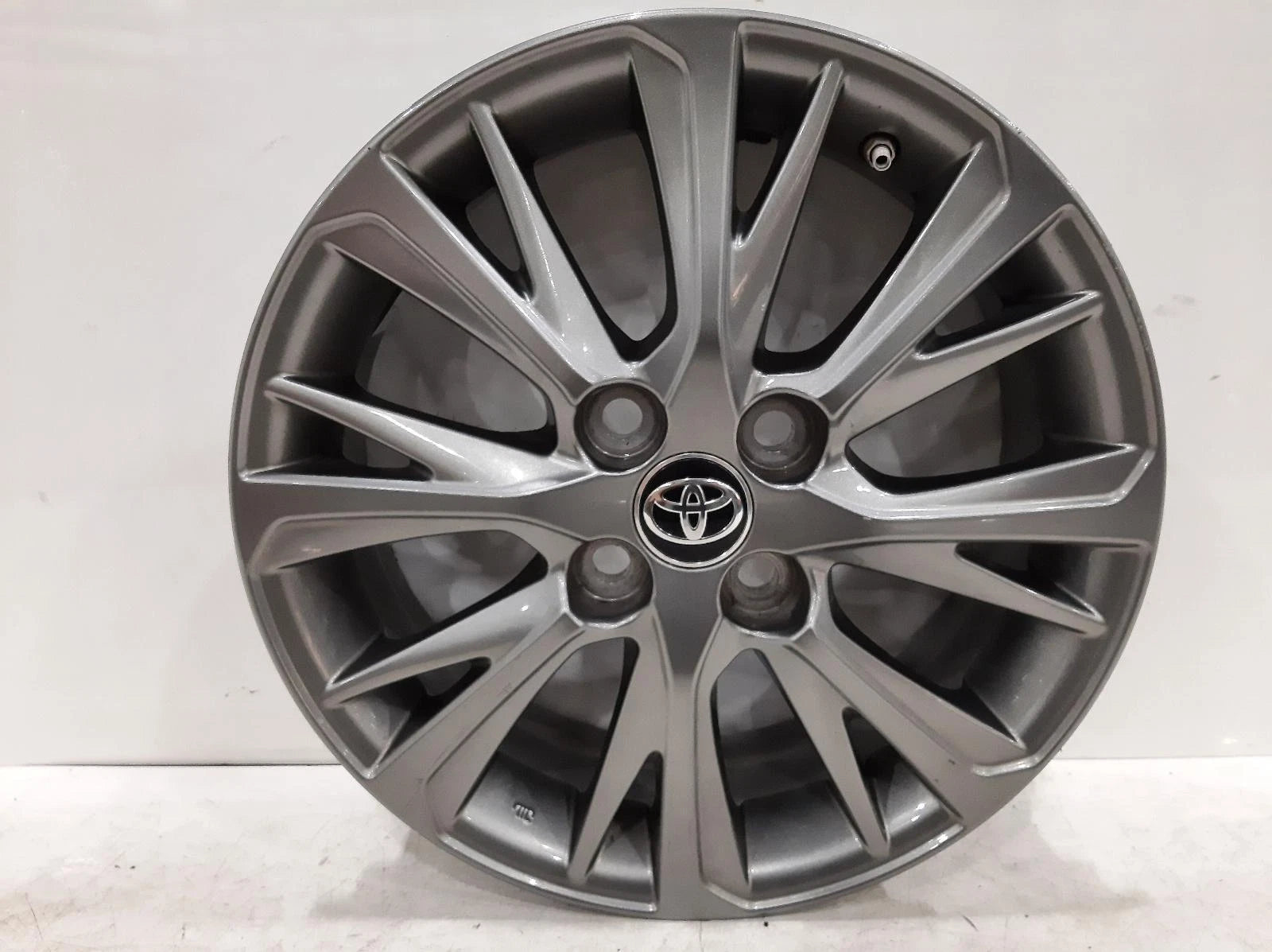 Toyota Yaris Mk3 (XP130) 8 Split Spokes 15 x 5J WHEEL 