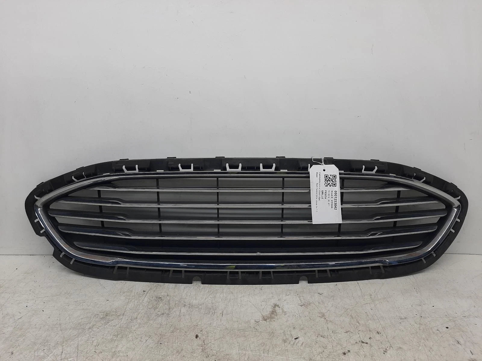 Ford Fiesta Mk8 Front Centre Upper Grille Grill 