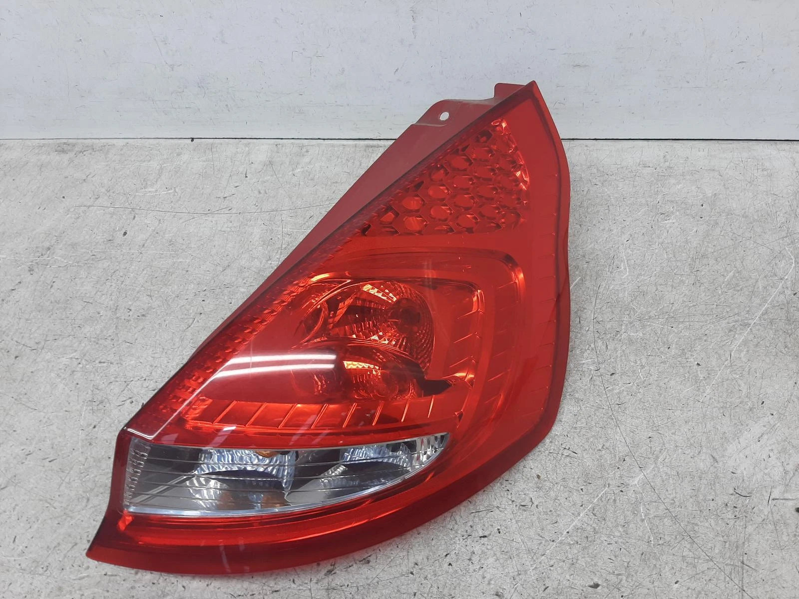 Ford Fiesta Mk7 O/S Drivers Right Rear Bulb Taillight Tail Light 