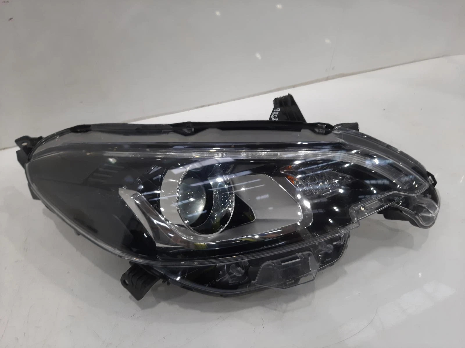 Peugeot 108 Mk1 O/S Drivers Right Front Headlight Headlamp 