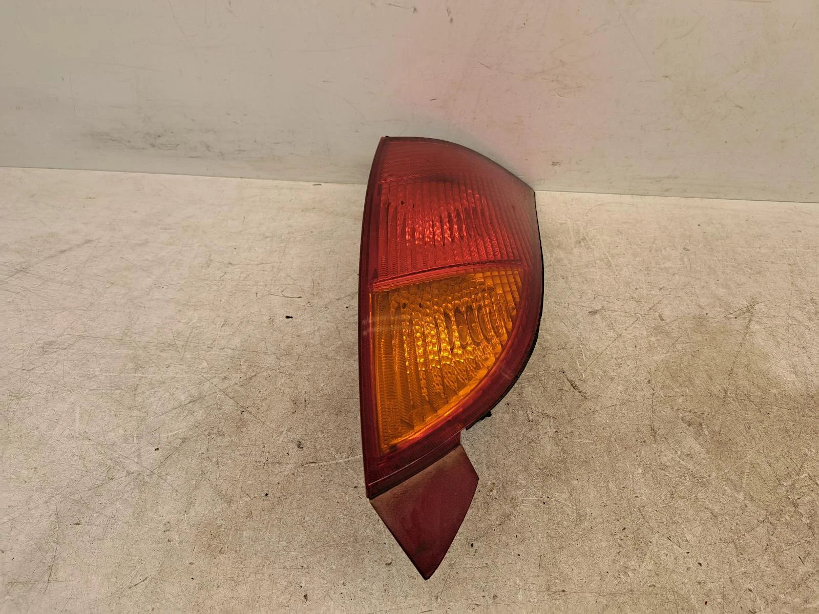 Ford Focus Passengers Left Rear Taillight Tail Light Mk1 