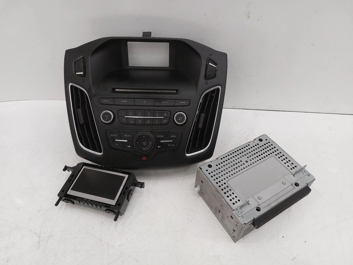 Ford Focus Mk3 OEM Radio/CD/Stereo Head Unit No Code Available 