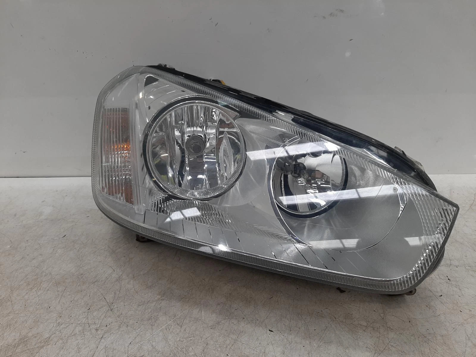 Ford Focus C Max Mk1 FL O/S Drivers Right Front Halogen Headlight Headlamp 