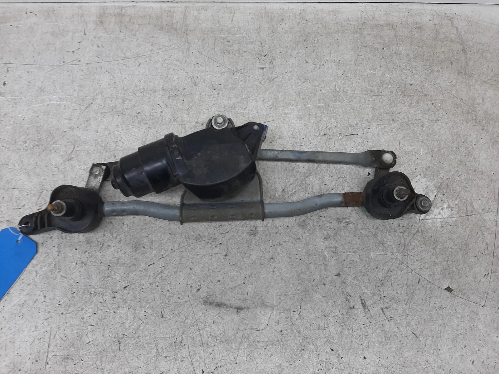 Suzuki Splash Mk1 Front Wiper Motor With Linkage 