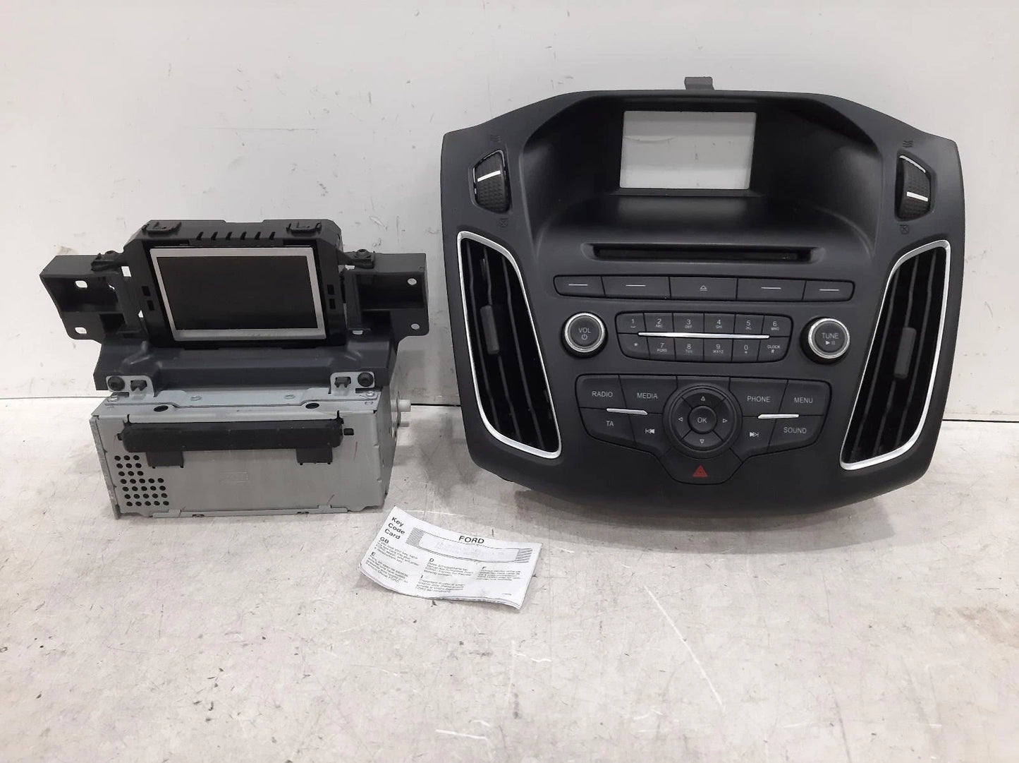 Ford Focus Mk3 OEM Radio/CD/Stereo Head Unit No Code Available 