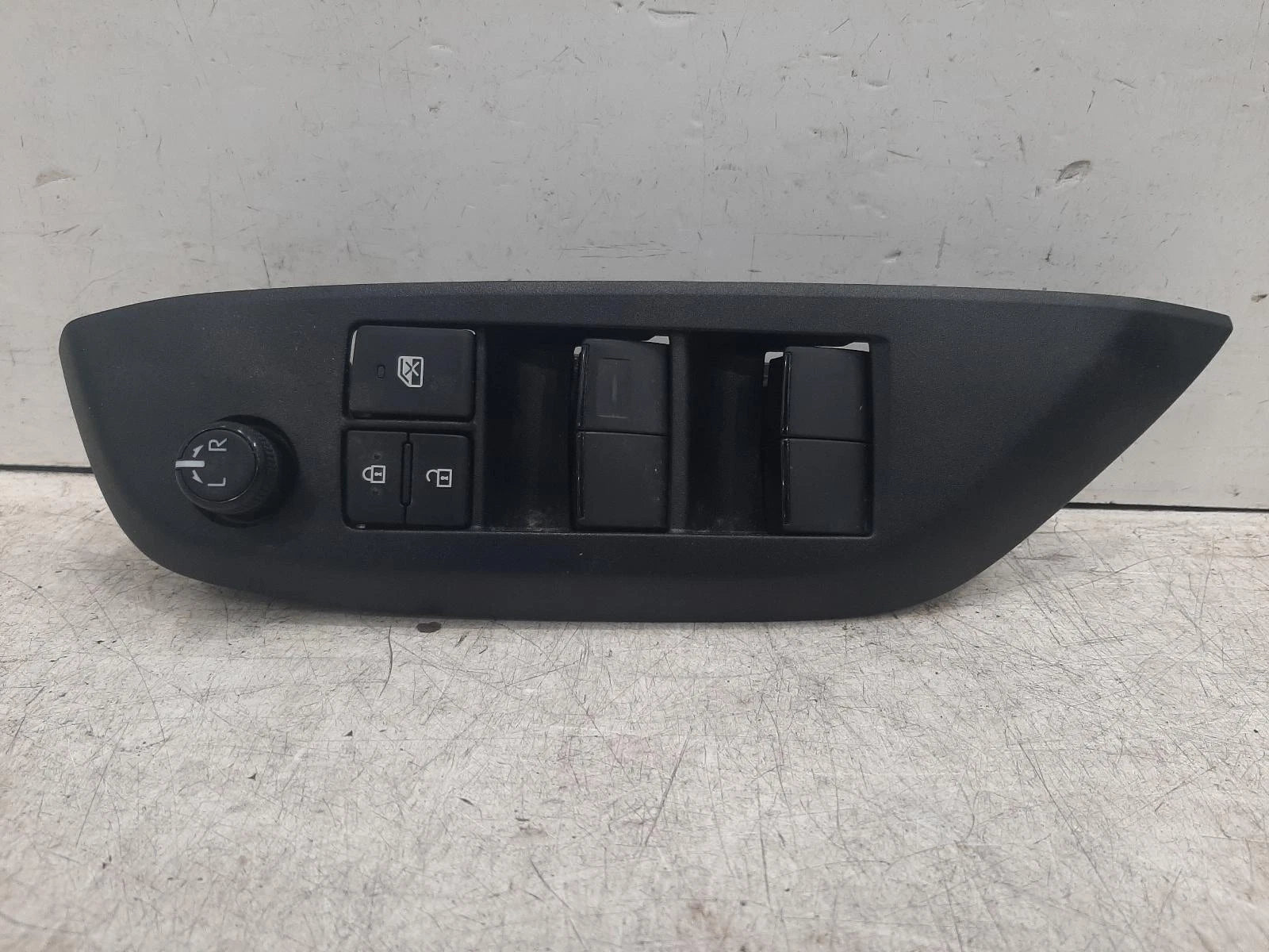 Toyota Yaris Mk4 Drivers Master Window Switches 