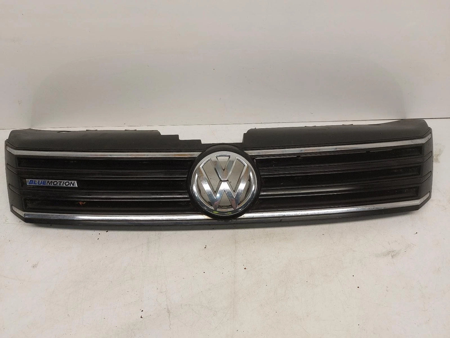 Volkswagen Passat Front Centre Grille Grill 