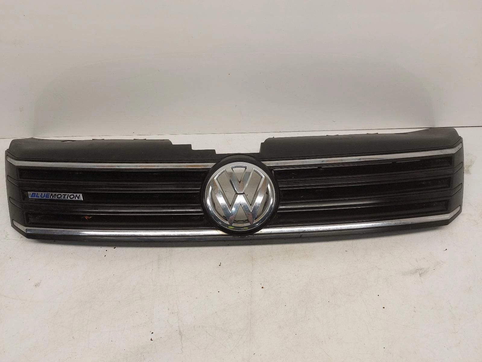 Volkswagen Passat Front Centre Grille Grill 