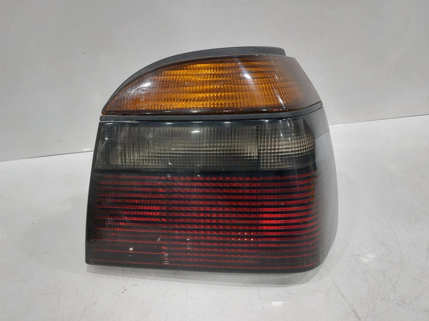 Volkswagen Golf Mk4 (1J) O/S Drivers Right Rear Taillight Tail Light 