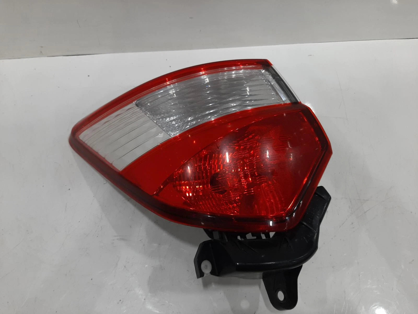 Toyota Yaris Mk3 XP130 N/S Passengers Left Rear Outer Taillight Tail Light 