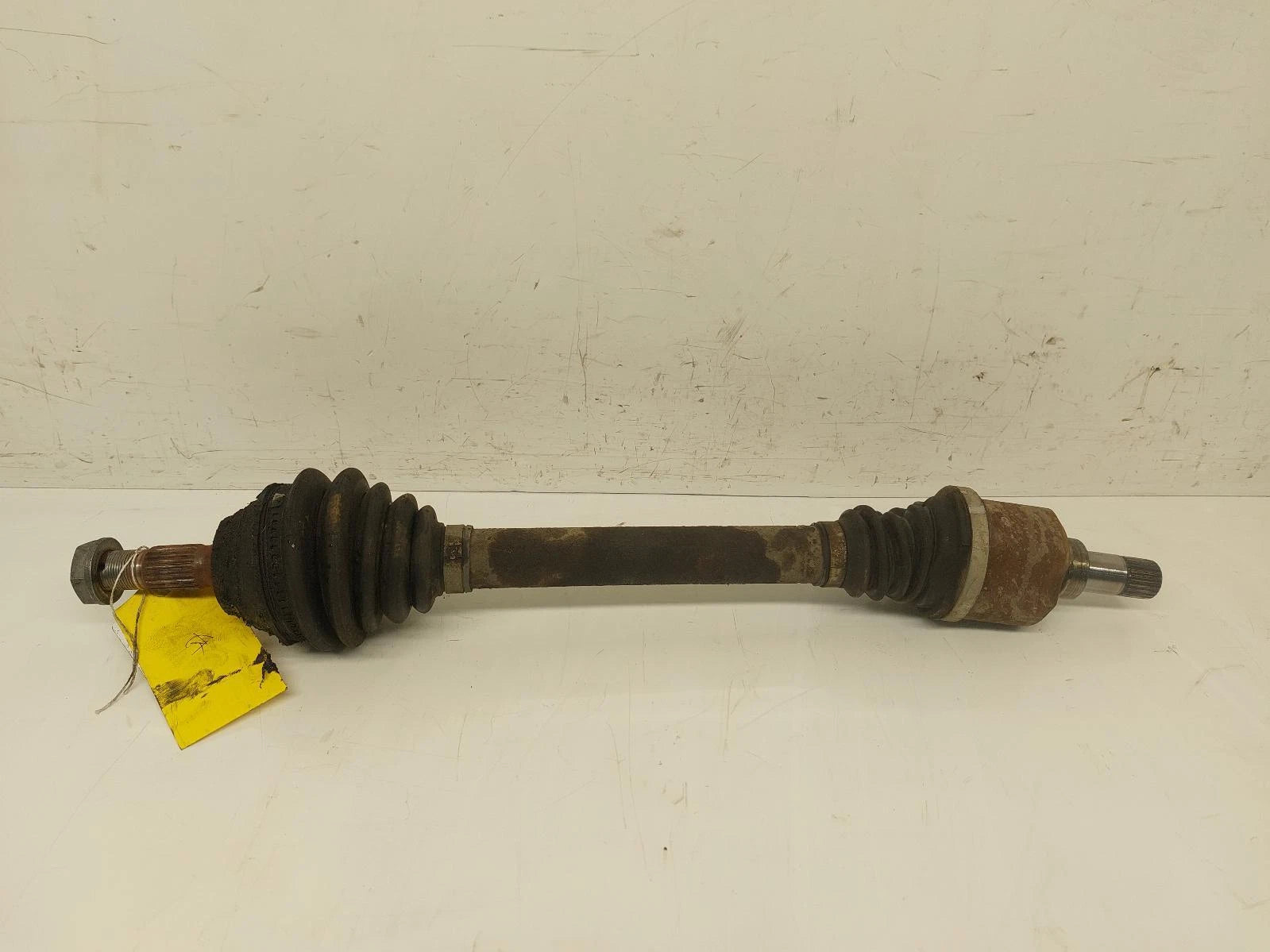Peugeot 5008 Mk2 .6L N/S Passengers Left Front Driveshaft with ABS 
