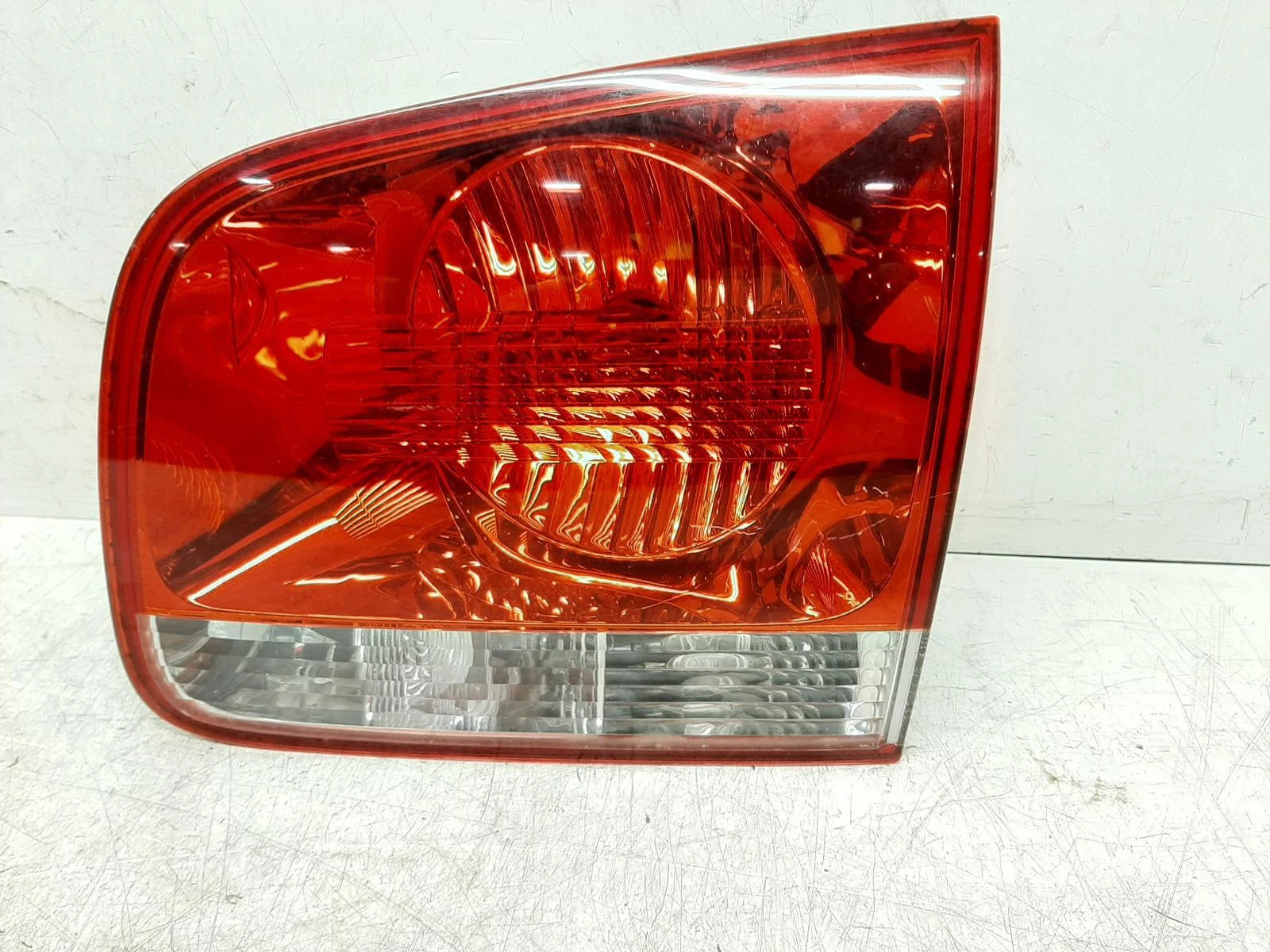 Volkswagen Touareg Mk1 (7L) O/S Drivers Right Rear Taillight Tail Light 