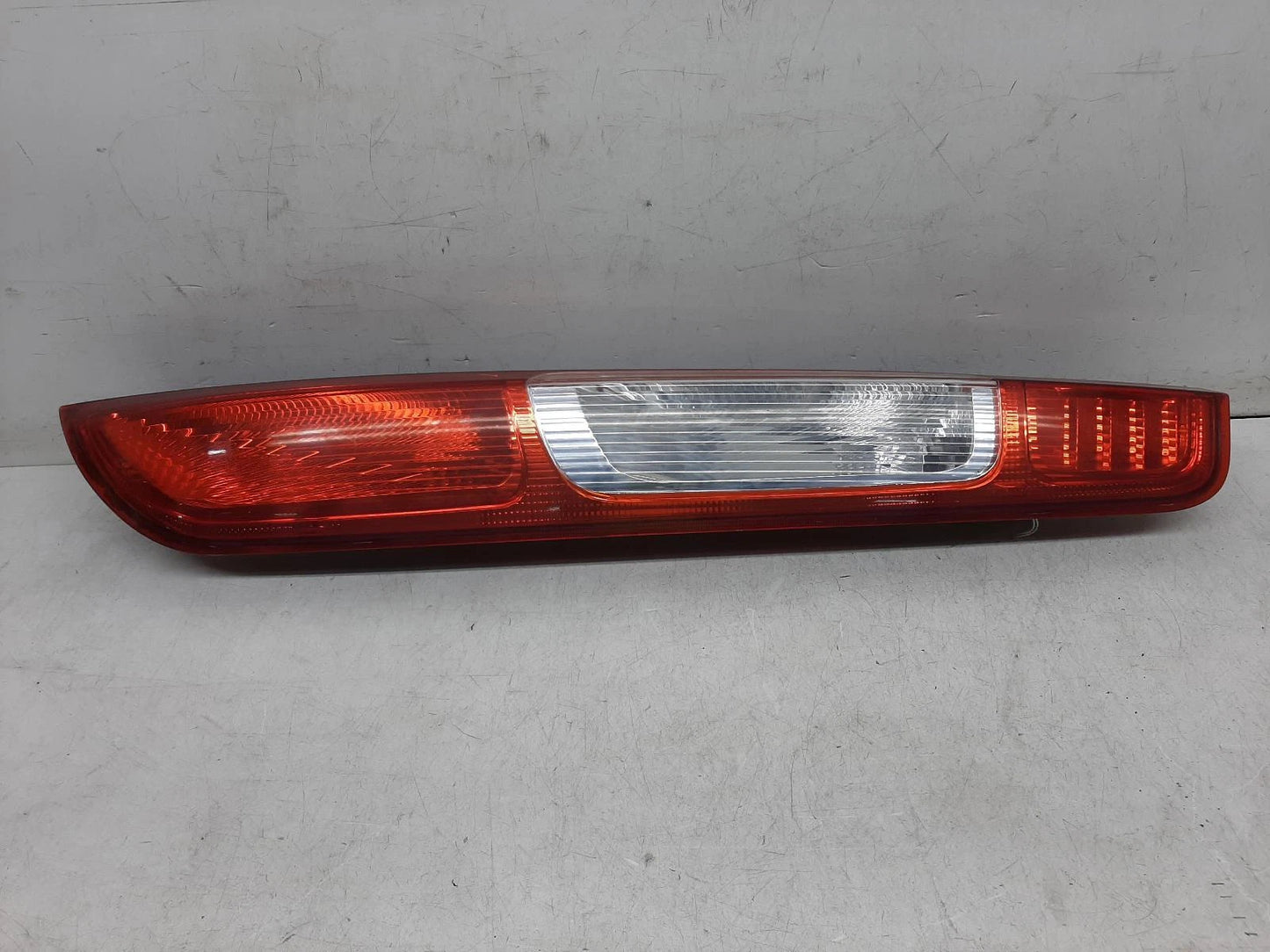 Ford Focus Drivers Right Rear Taillight Tail Light 