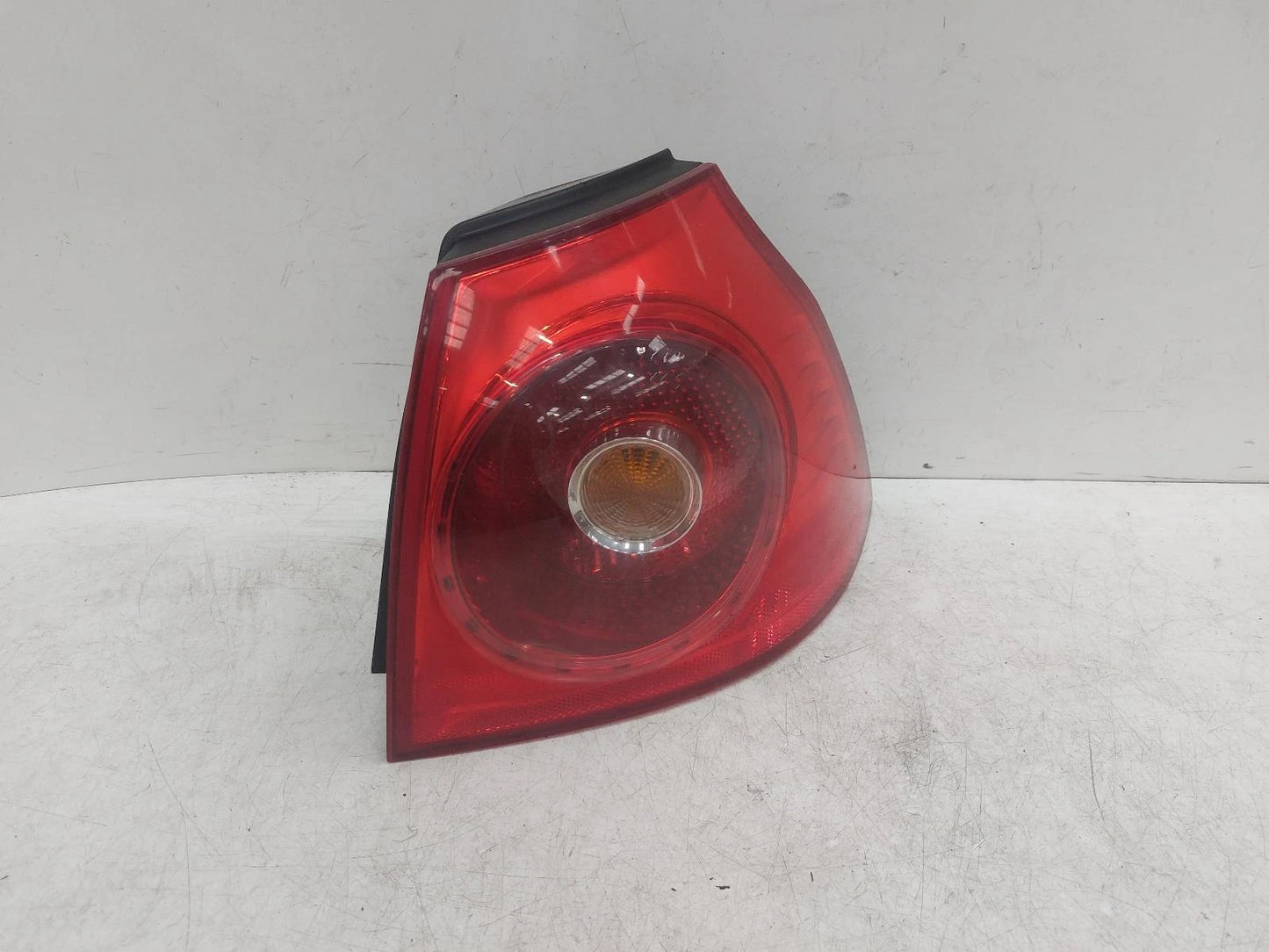 Volkswagen Golf Drivers Right Rear Taillight Tail Light 