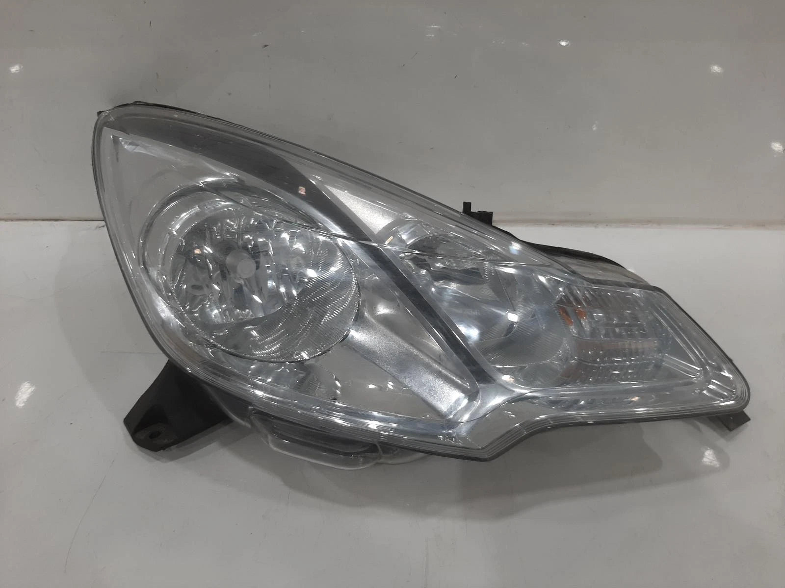 Citroen C3 Mk2 FL O/S Right Front Halogen Headlight Headlamp 9673814380 