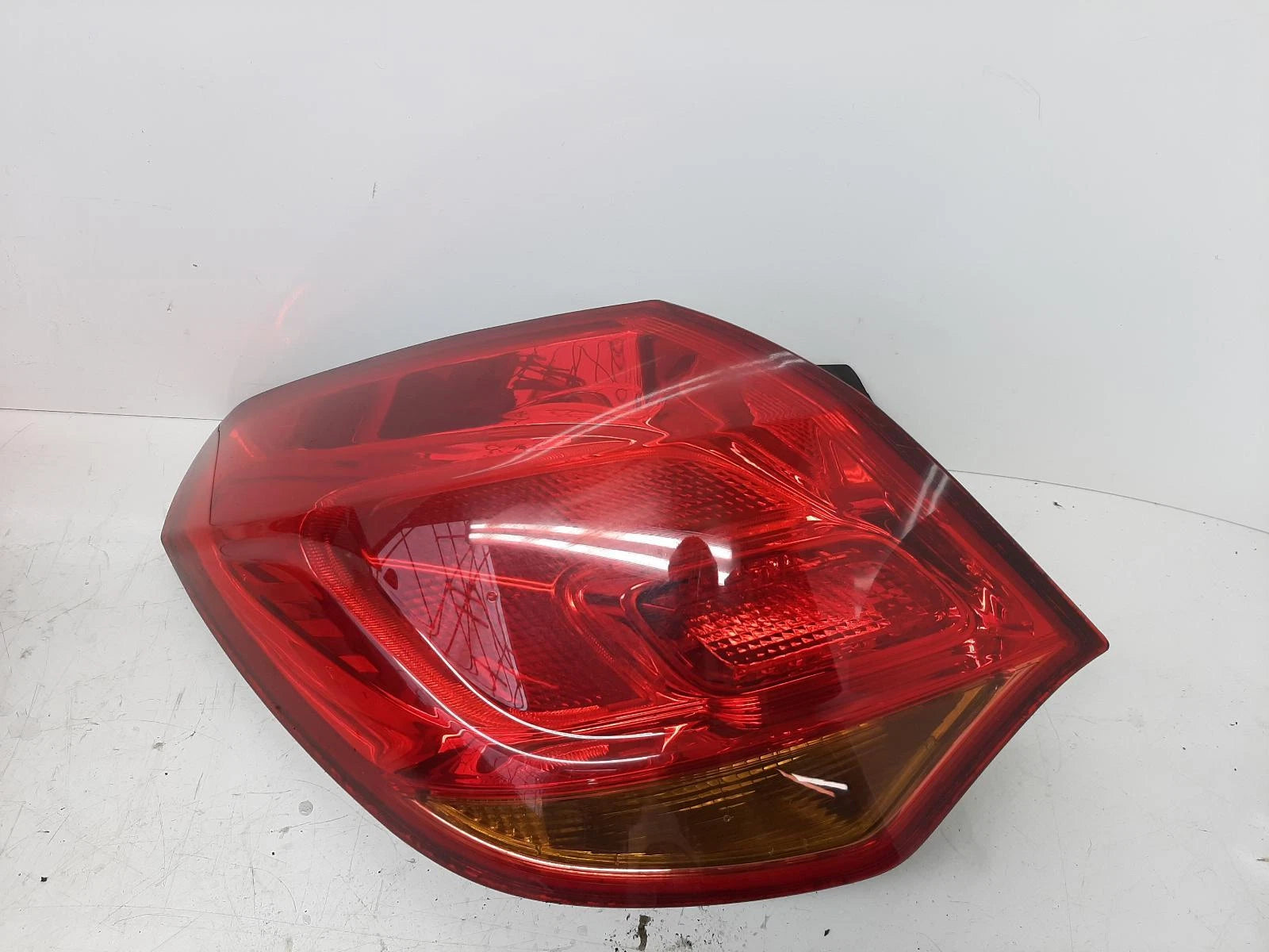 Opel Astra Mk6 O/S Drivers Right Rear Bulb Taillight Tail Light 
