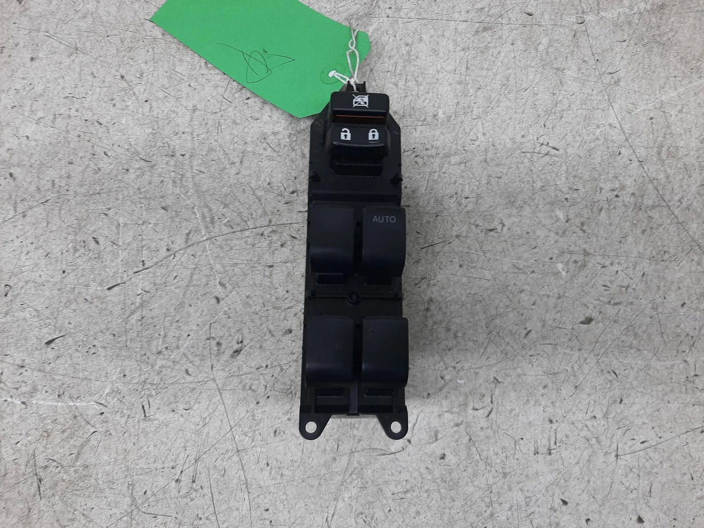 Toyota Yaris Mk3 Right Front Master Window Switch 