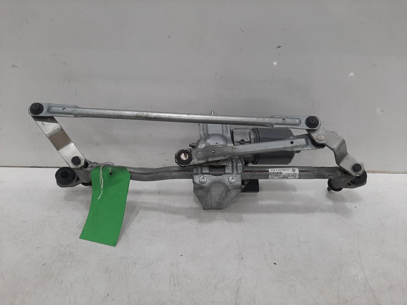Volkswagen Touran Mk1 Front Wiper Motor With Linkage 
