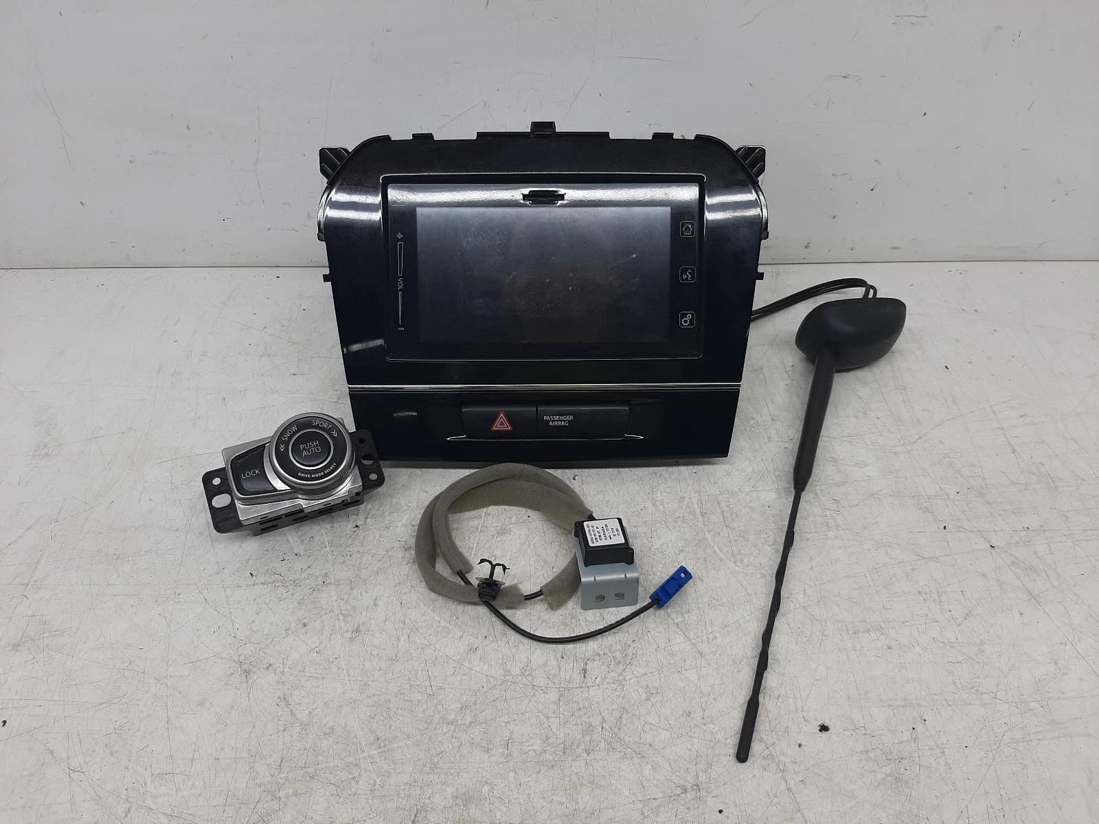 Suzuki Mk4 SUZUKI VITARA OEM Radio/CD/Stereo Head Unit 7515001411 
