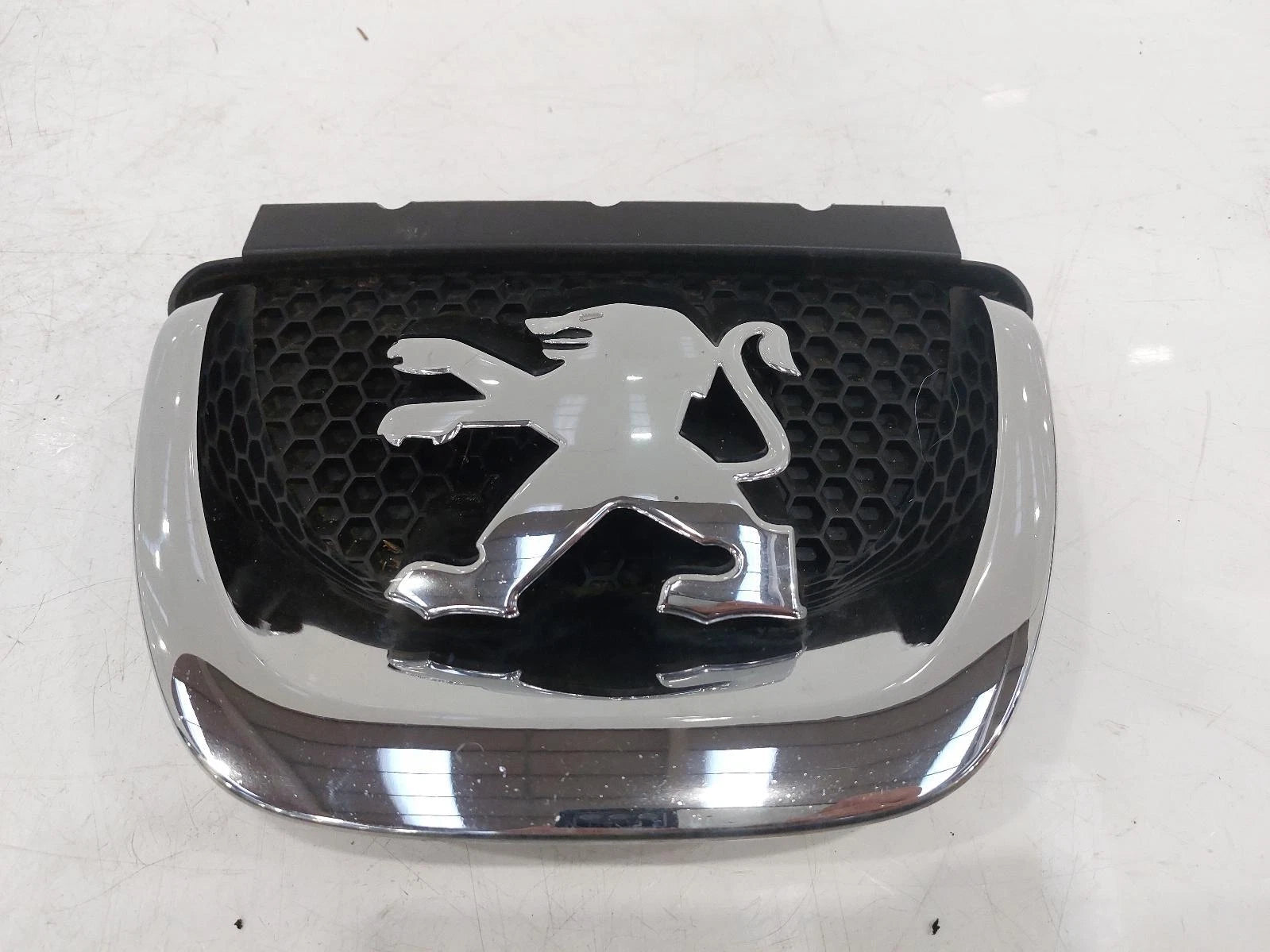 Peugeot 308 Mk1 (T7) Front Upper Grille Grill with Logo 
