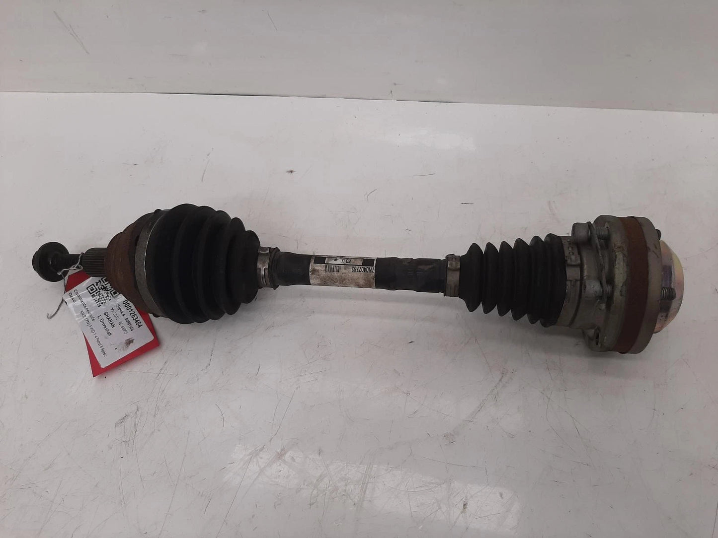 Volkswagen Sharan Mk2 (7N) N/S Passengers Left Front Driveshaft 