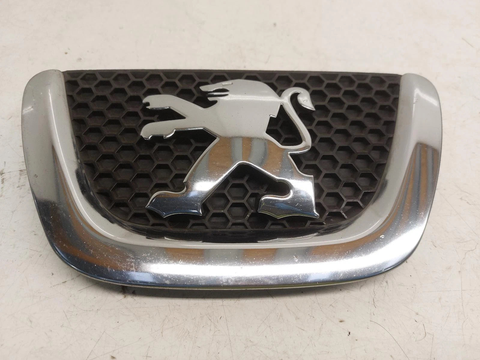 Peugeot 307 Mk1 Facelift Front Centre Badge Grille Grill 