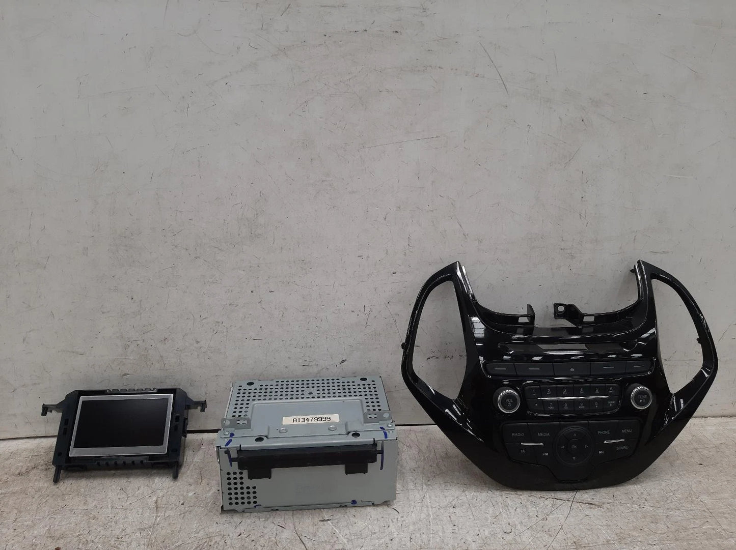 Ford Ka+ Mk3 OEM Radio/CD/Stereo Head Unit No Code Available 