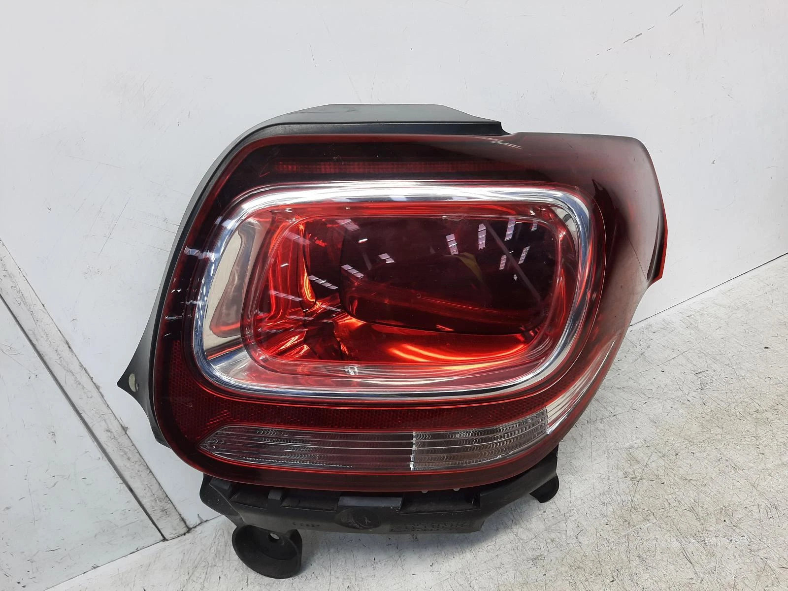 Citroen Ds3 Mk1 O/S Drivers Right Rear Bulb Taillight Tail Light 