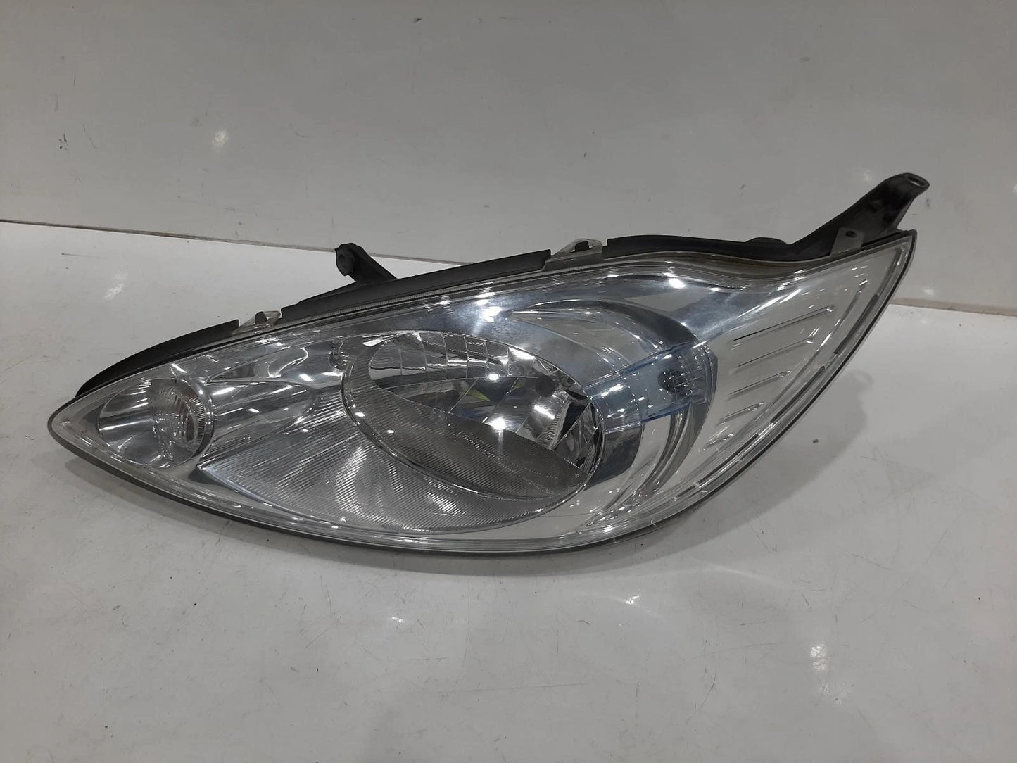 Ford Ka Mk2 N/S Passengers Left Front Halogen Headlight Headlamp 