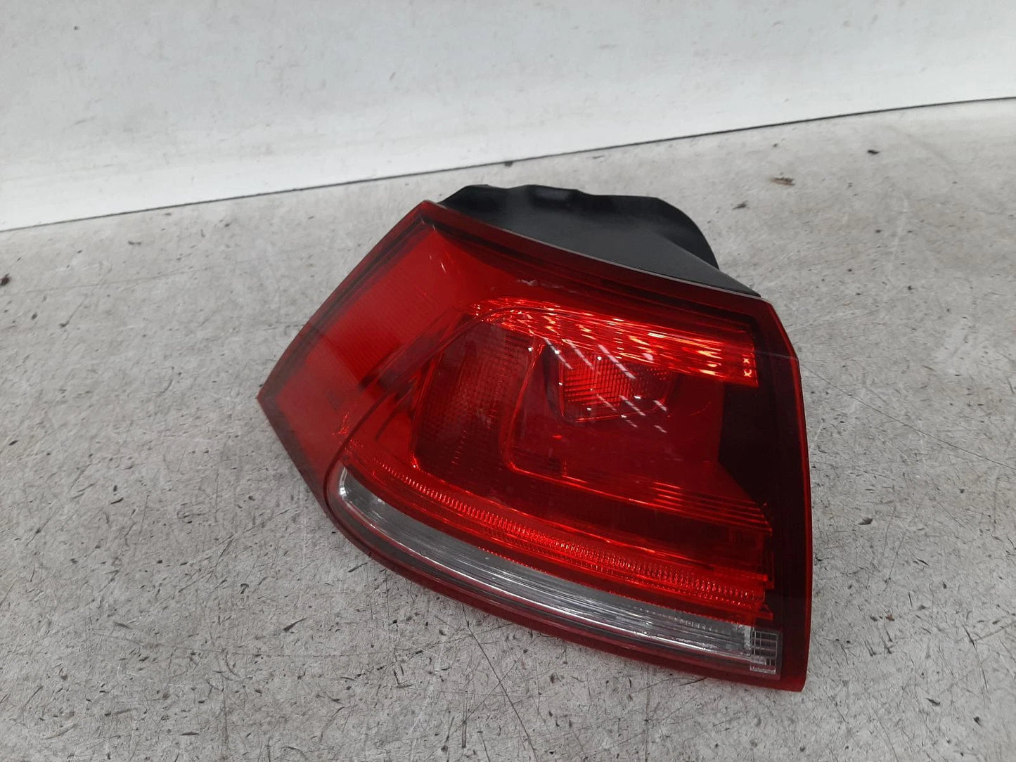 Volkswagen Golf Mk7 Outer N/S Passengers Left Rear Taillight Tail Light 
