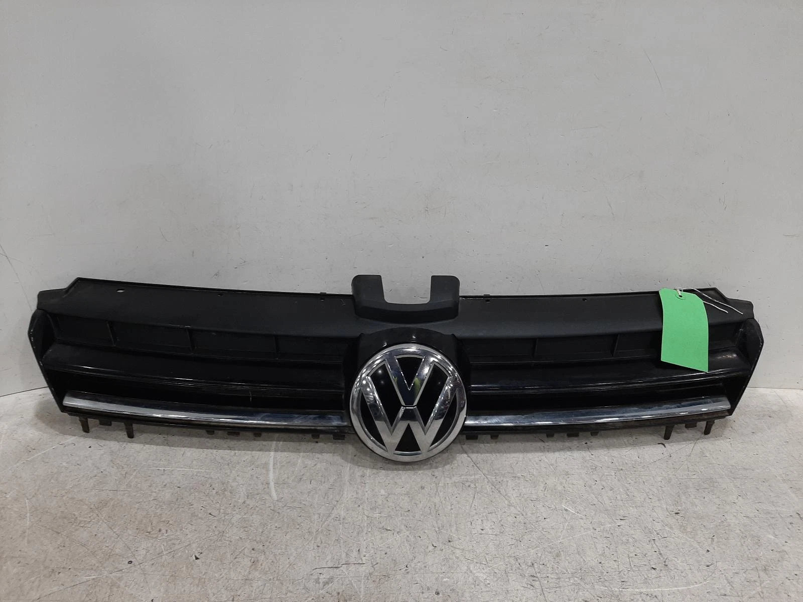 Volkswagen Golf Front Centre Black Painted Grille Grill 
