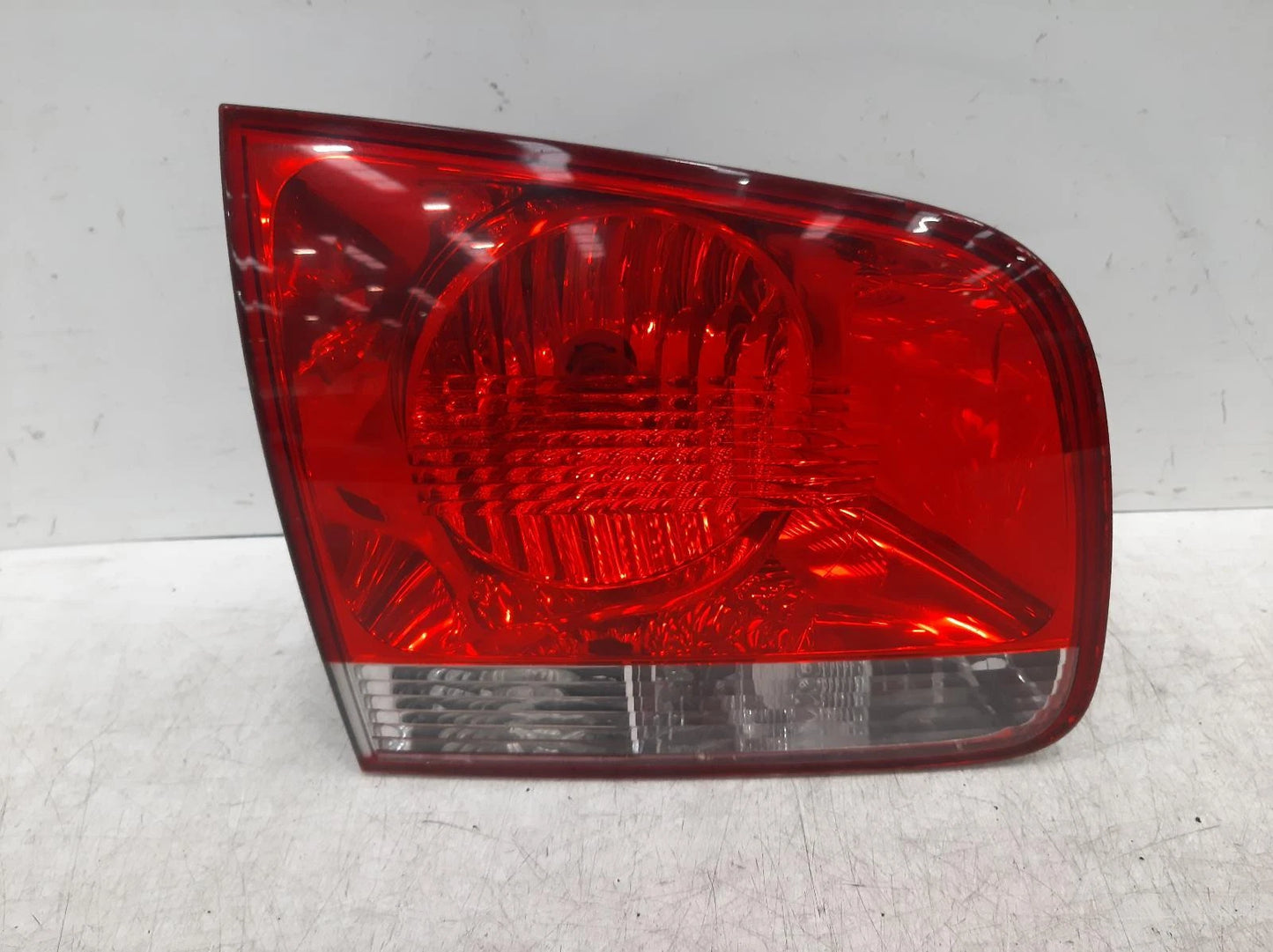 Volkswagen Touareg 7L Passengers Left Rear Inner Taillight Tail Light 