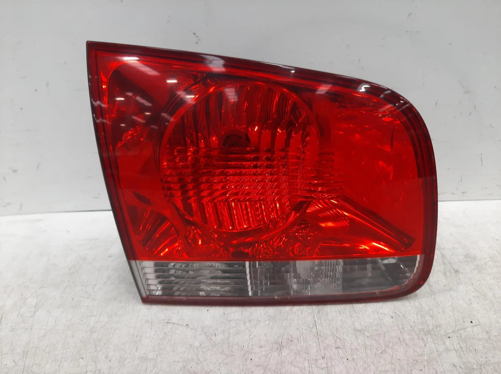Volkswagen Touareg 7L Passengers Left Rear Inner Taillight Tail Light 