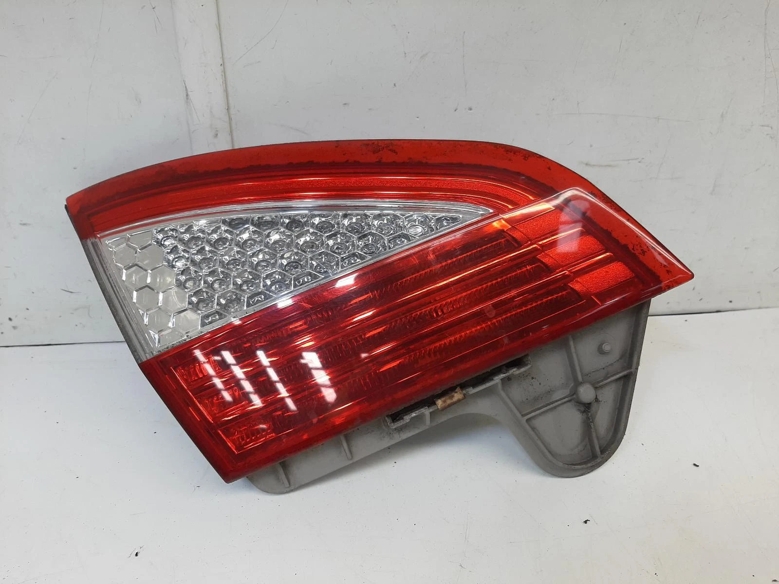 Ford Mondeo Mk4 N/S Passengers Left Rear Taillight Tail Light 