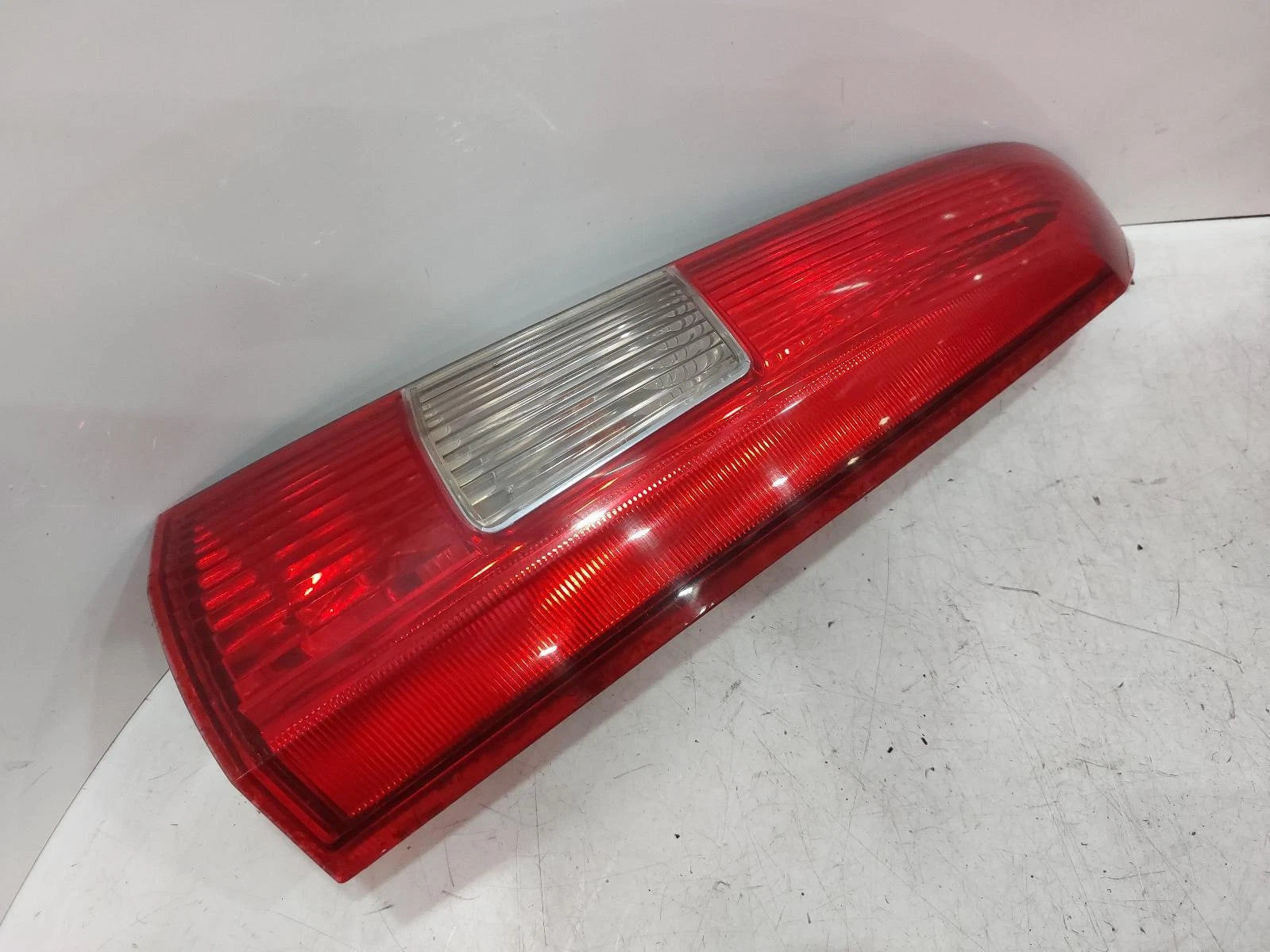 Volvo V70 Mk2 O/S Drivers Right Rear Taillight Tail Light 