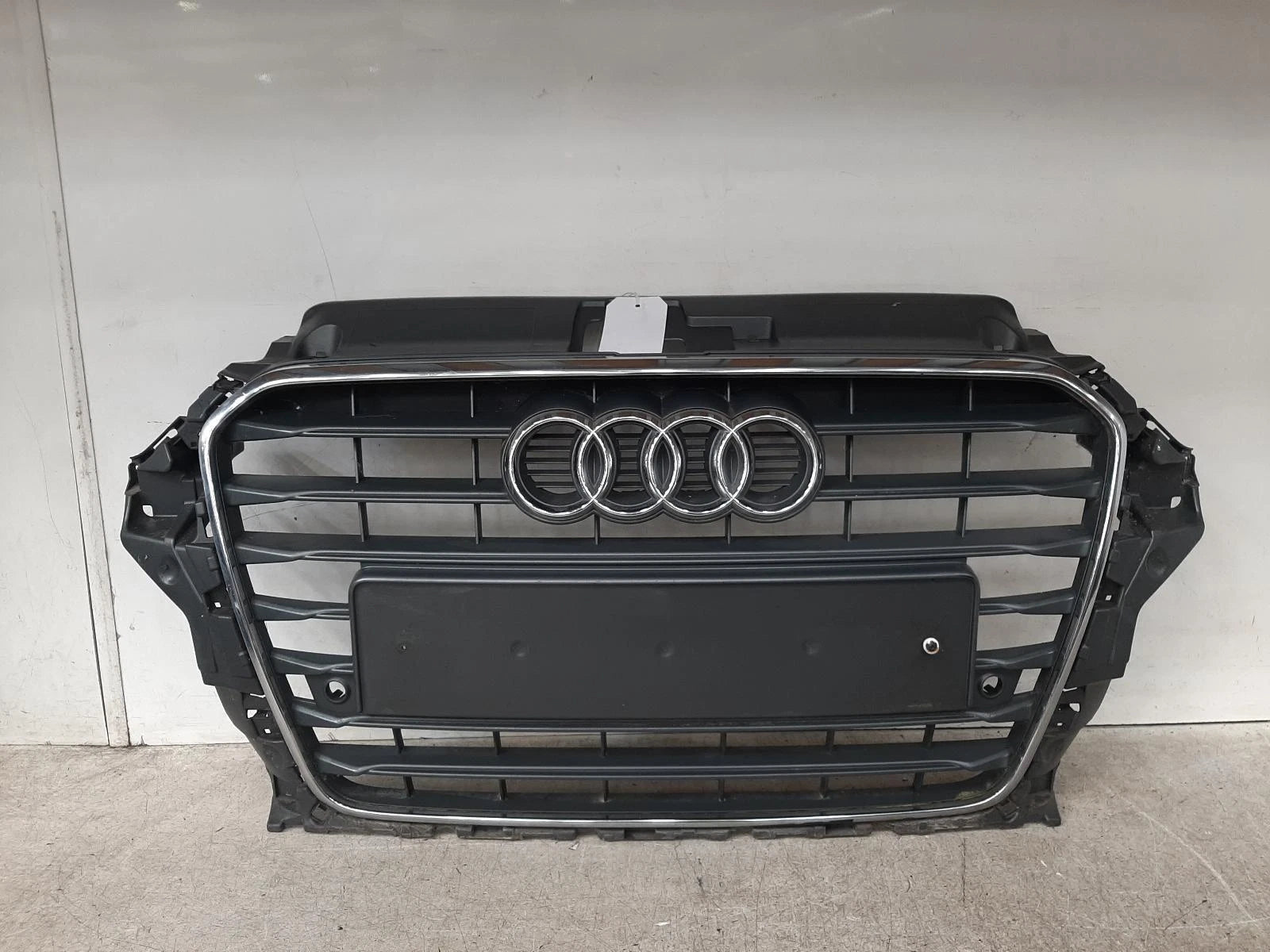 Audi A3 Mk3 (8V) Front Centre Grille Grill 